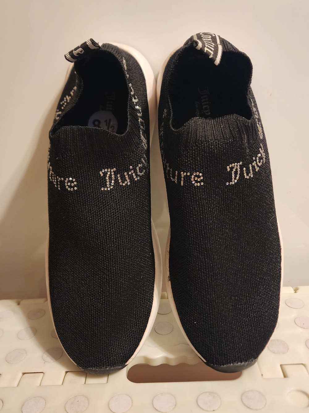 SZ 8.5 JUICY COUTURE RHINESTONE COMFORT SNEAKERS